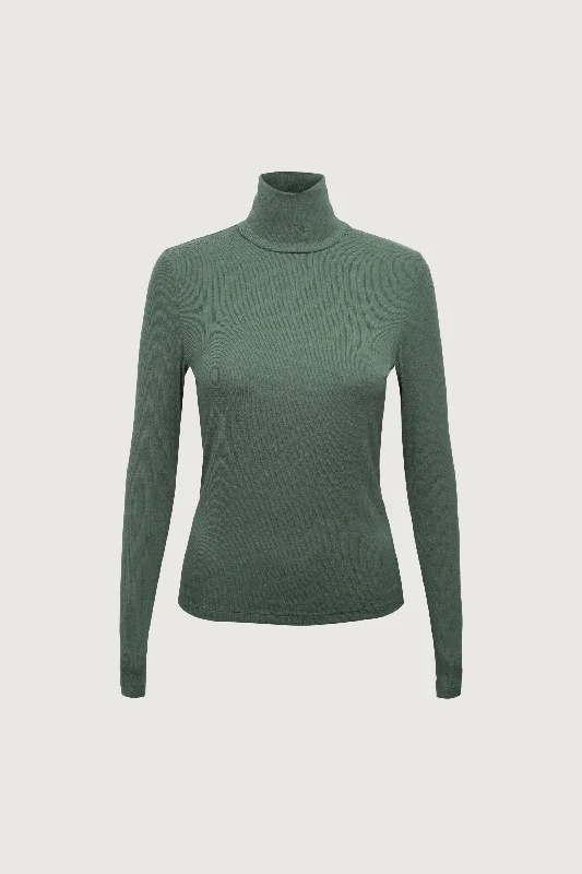 FINE KNIT TURTLENECK TOP